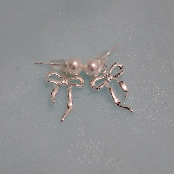 گوشواره پاپیون